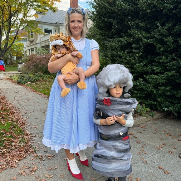 Dorothy Halloween Costume - Picture 7 of 7